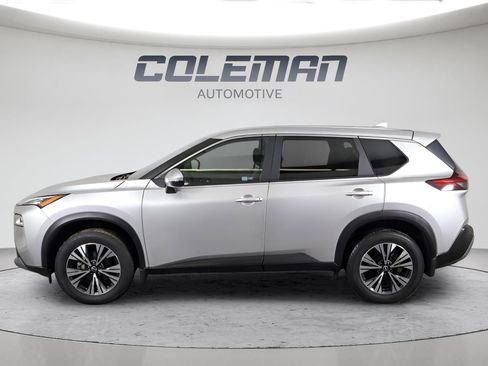 Used 2023 Nissan Rogue SV image 9