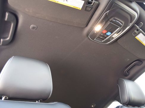 Used 2023 Jeep Grand Cherokee L Laredo image 26