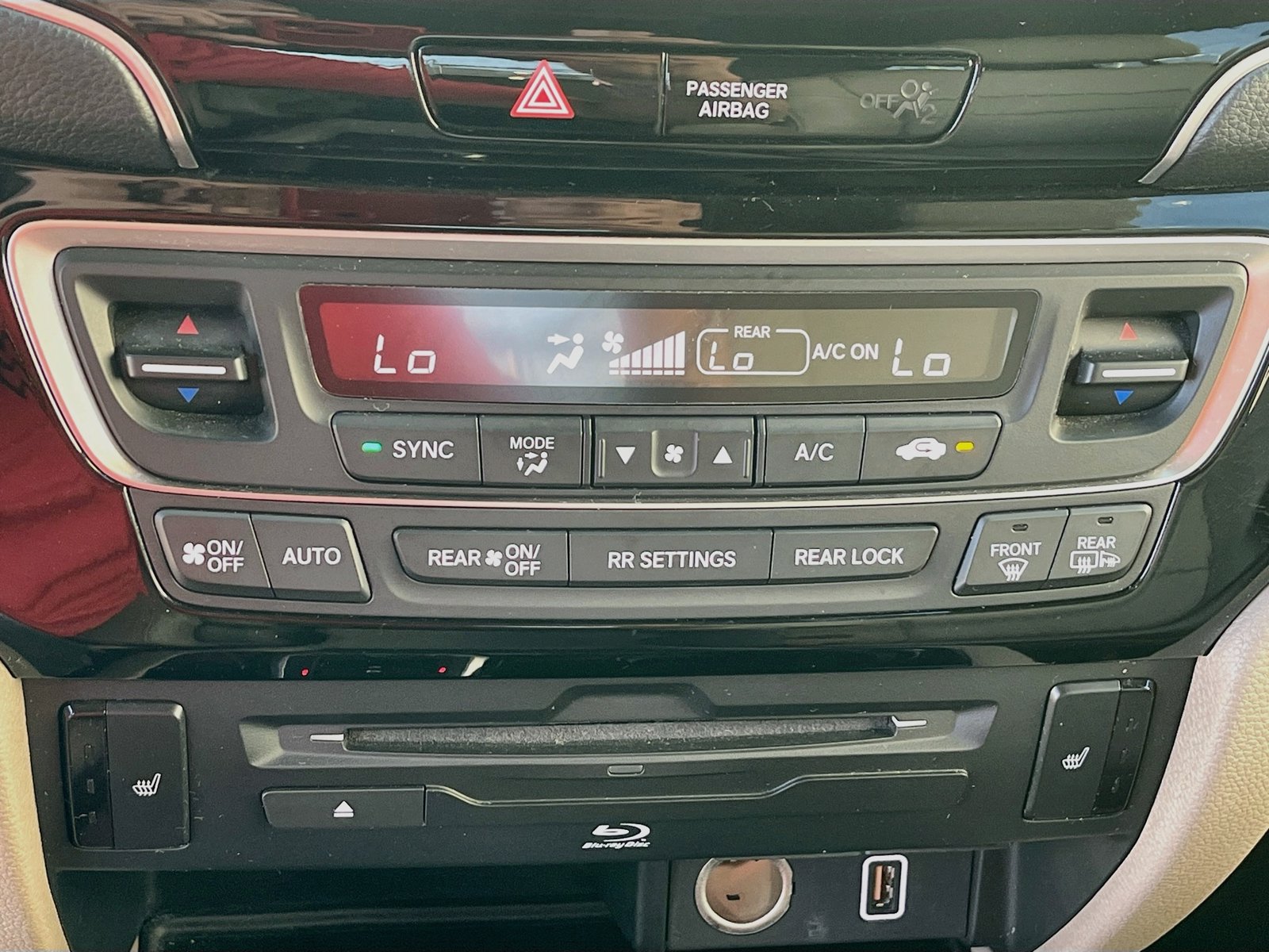 Used 2022 Honda Pilot Touring image 16