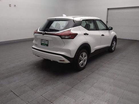 Used 2024 Nissan Kicks S FWD image 9
