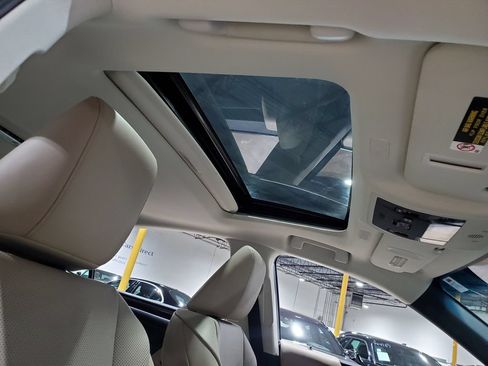 Used 2019 Lexus ES 350 w/ Premium Package FWD image 15