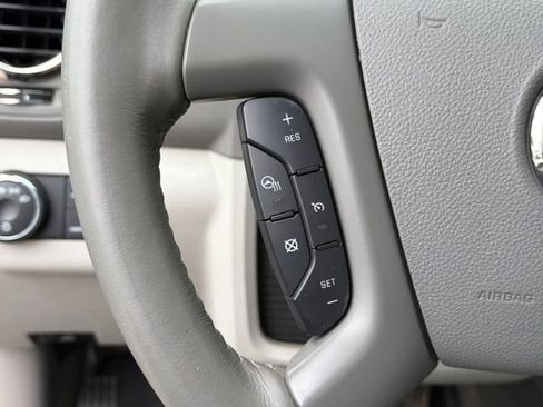 Used 2017 Buick Enclave Leather FWD image 6
