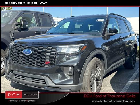 Used 2025 Ford Explorer ST RWD image 1
