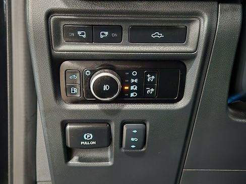 Used 2024 Ford F150 Lariat w/ Equipment Group 502A High image 41