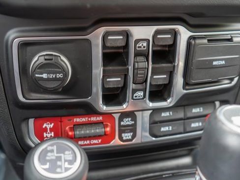 Used 2024 Jeep Wrangler Unlimited Rubicon image 29