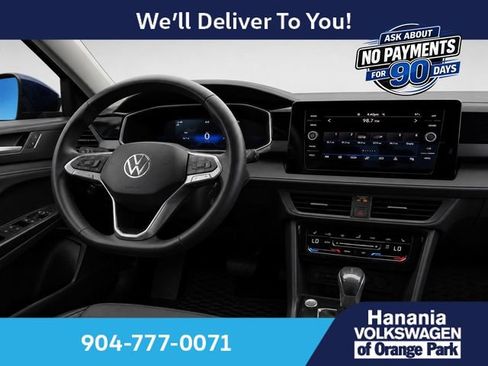Used 2025 Volkswagen Taos SE FWD image 18