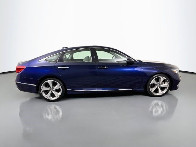 Used 2018 Honda Accord Touring image 11