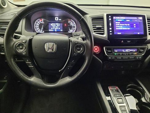 Used 2018 Honda Pilot Touring image 22
