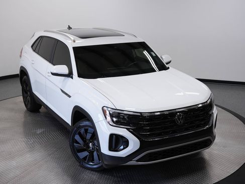 Used 2024 Volkswagen Atlas Cross Sport SE AWD/4WD image 48