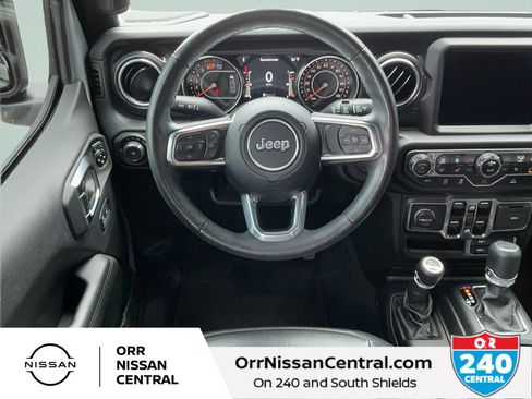 Used 2022 Jeep Wrangler Unlimited Sahara AWD/4WD image 14