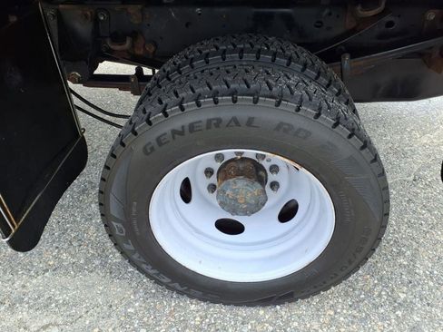 Used 2022 Ford F550 4x4 Regular Cab Super Duty image 10