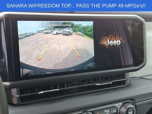 Used 2024 Jeep Wrangler Unlimited Sahara AWD/4WD image 16