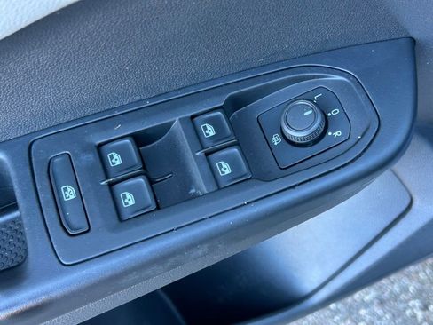 Used 2022 Volkswagen Taos SE image 56