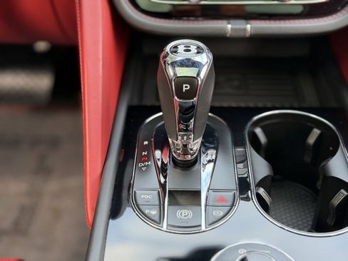 Used 2023 Bentley Bentayga image 47