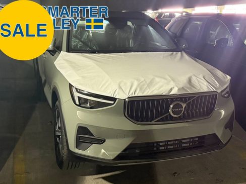 New 2025 Volvo XC40 B5 Core w/ Protection Package Premier image 1