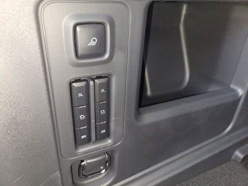 New 2025 Ford Expedition Active image 43