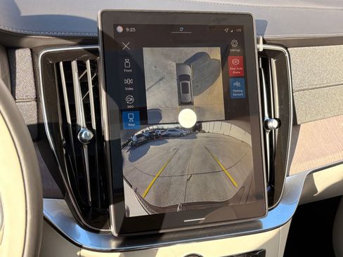 New 2026 Volvo XC90 T8 Ultra w/ Protection Package image 31