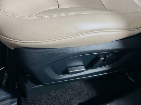 Used 2024 Ford Explorer XLT w/ Equipment Group 202A image 17