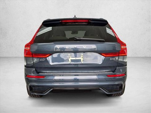 Used 2025 Volvo XC60 B5 Ultra AWD/4WD image 7
