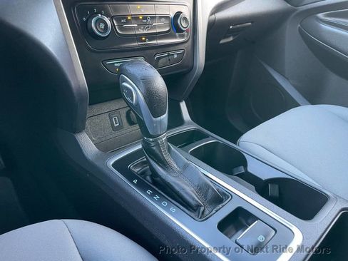 Used 2017 Ford Escape S image 18