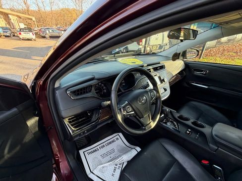 Used 2015 Toyota Avalon XLE image 9