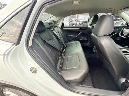Used 2020 Volkswagen Passat 2.0T SE image 31