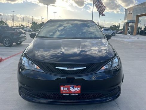 New 2026 Chrysler Voyager LX image 2