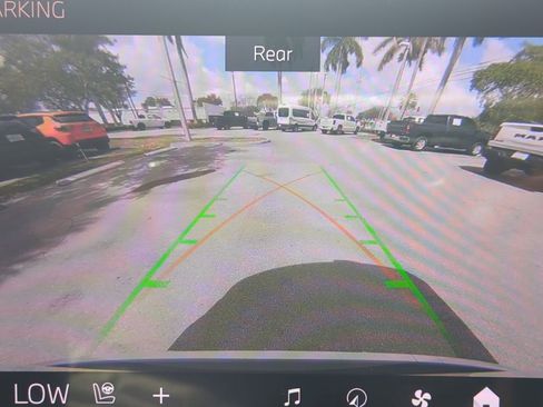 Used 2025 BMW X5 xDrive50e image 24