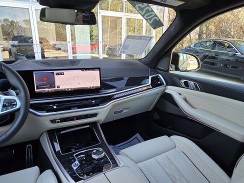 Certified 2025 BMW X5 M60i w/ Executive Package image 17