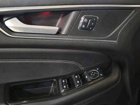 Used 2018 Ford Edge Titanium w/ Technology Package image 19