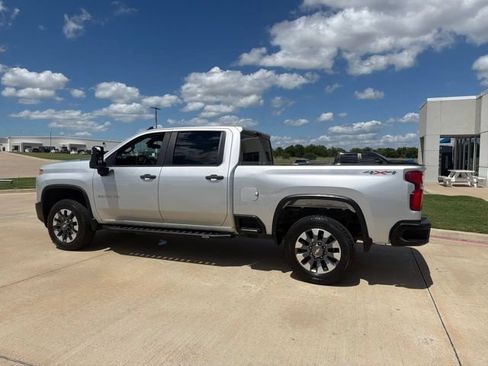 Used 2021 Chevrolet Silverado 2500 Custom w/ Custom Value Package AWD/4WD image 12