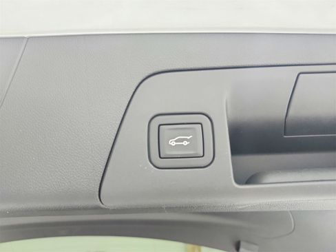 Used 2023 Buick Envision Avenir image 45