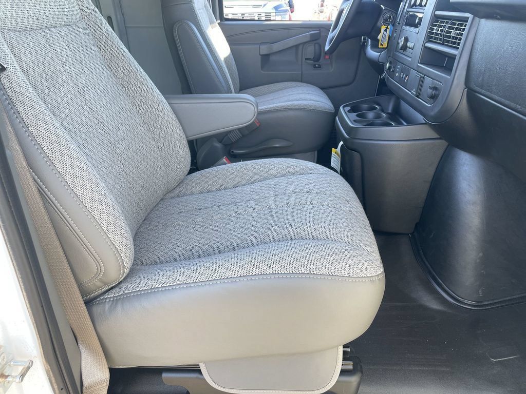 New 2025 GMC Savana 2500 Extended w/ Driver Convenience Package RWD image 26