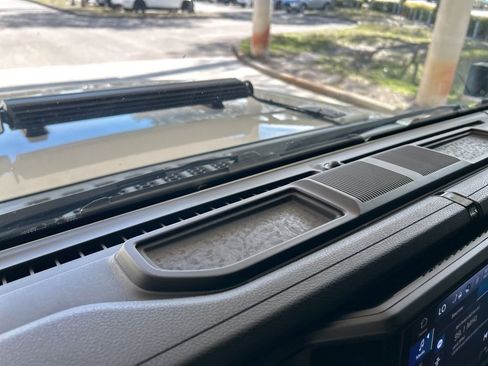 Used 2024 Jeep Gladiator Willys image 57