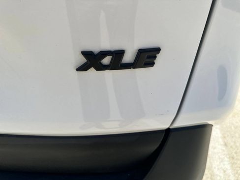 Used 2024 Toyota RAV4 XLE w/ Convenience Package FWD image 4