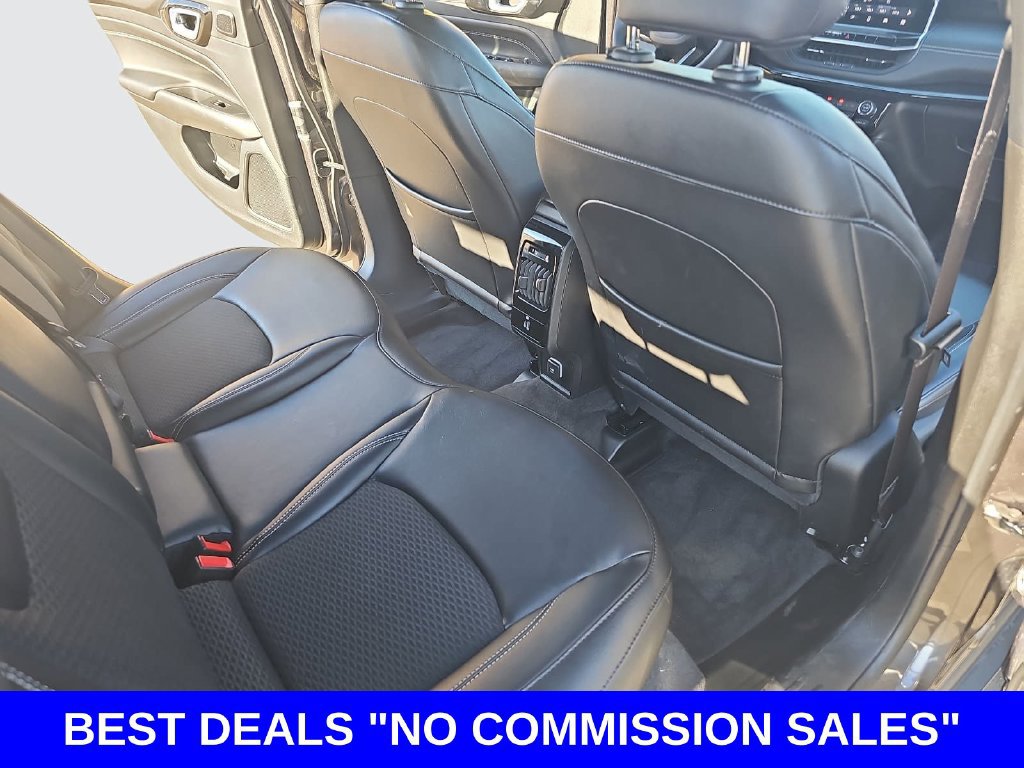 Used 2023 Jeep Compass Latitude w/ Sun and Sound Group AWD/4WD image 11
