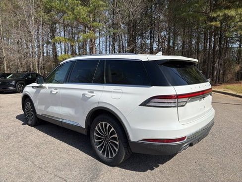 Used 2023 Lincoln Aviator AWD w/ Premium Package image 8