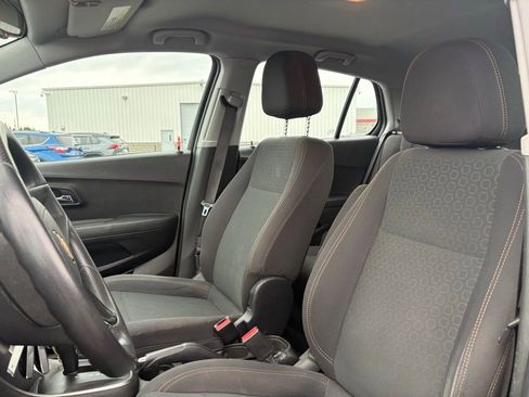 Used 2018 Chevrolet Trax LS w/ LPO, Protection Package AWD/4WD image 4