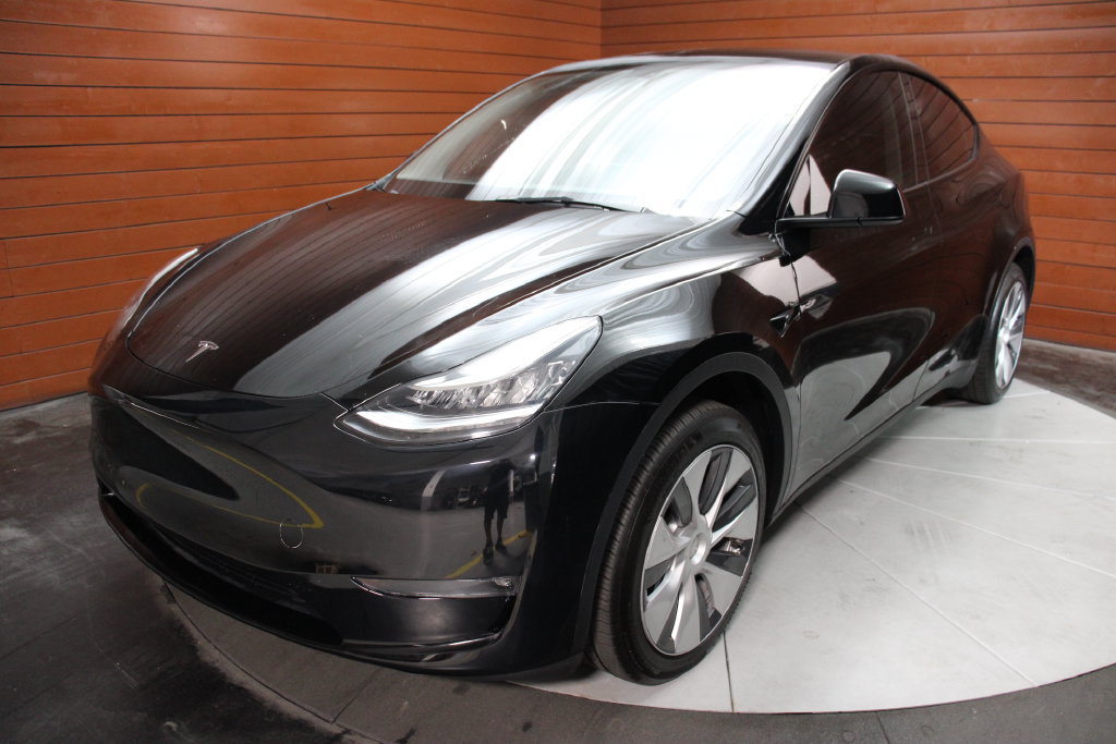 Used 2023 Tesla Model Y Long Range AWD/4WD image 3