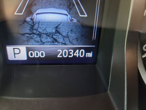 Certified 2021 Toyota Tacoma SR5 image 32