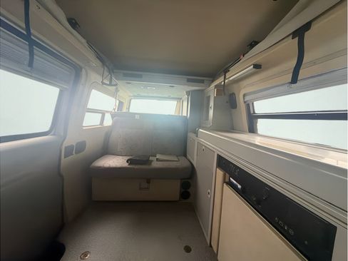 Used 2001 Volkswagen Eurovan FWD image 11