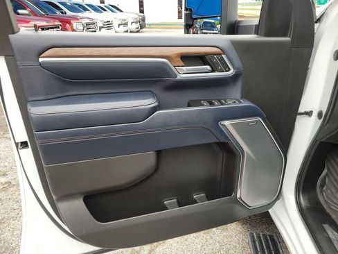 Used 2024 Chevrolet Silverado 2500 High Country w/ High Country Premium Package AWD/4WD image 18