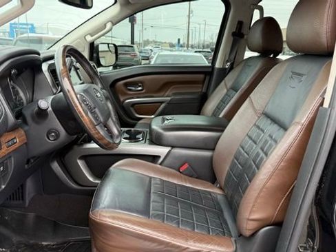 Used 2019 Nissan Titan Platinum Reserve w/ Platinum Utility Package image 10