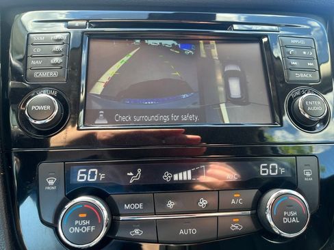 Used 2017 Nissan Rogue SL w/ SL Premium Package AWD/4WD image 27