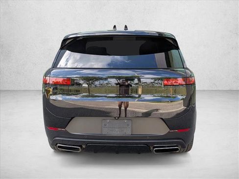 Used 2024 Land Rover Range Rover Sport SE AWD/4WD image 6
