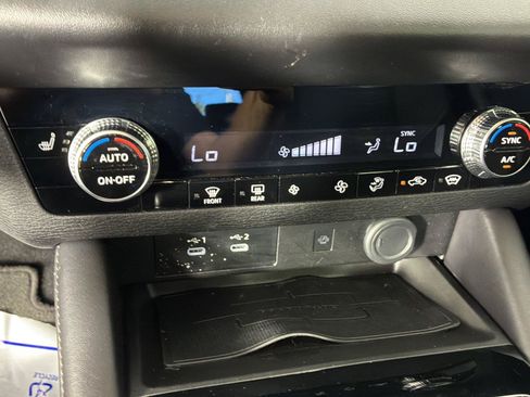 Used 2025 Mitsubishi Outlander SE AWD/4WD image 25