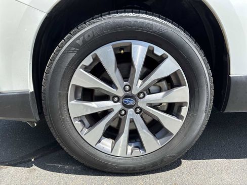 Used 2018 Subaru Outback 3.6R Touring AWD/4WD image 19