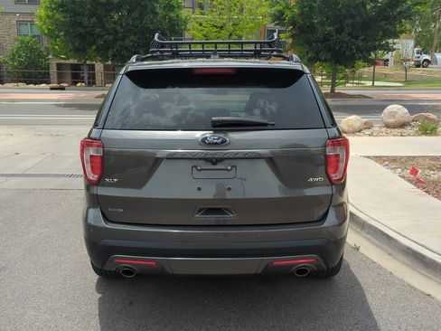 Used 2017 Ford Explorer XLT w/ Equipment Group 202A AWD/4WD image 6