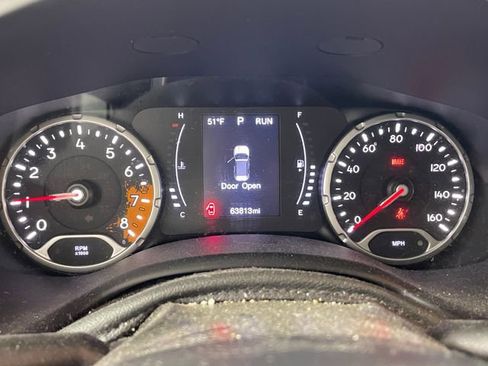 Used 2017 Jeep Renegade Sport w/ Power & Air Group image 5