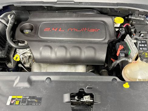 Used 2018 Jeep Compass Latitude w/ Popular Equipment Group AWD/4WD image 28